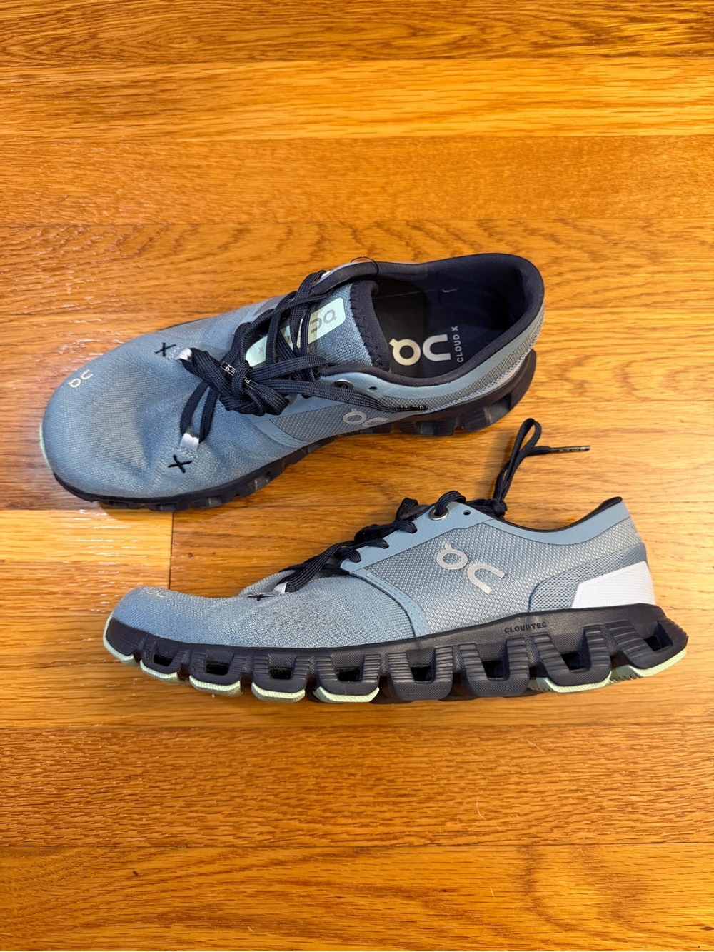 On Running Cloud X 3 Sneakers in Wash/Ink Blue - Women's Size 7 (EU 38)